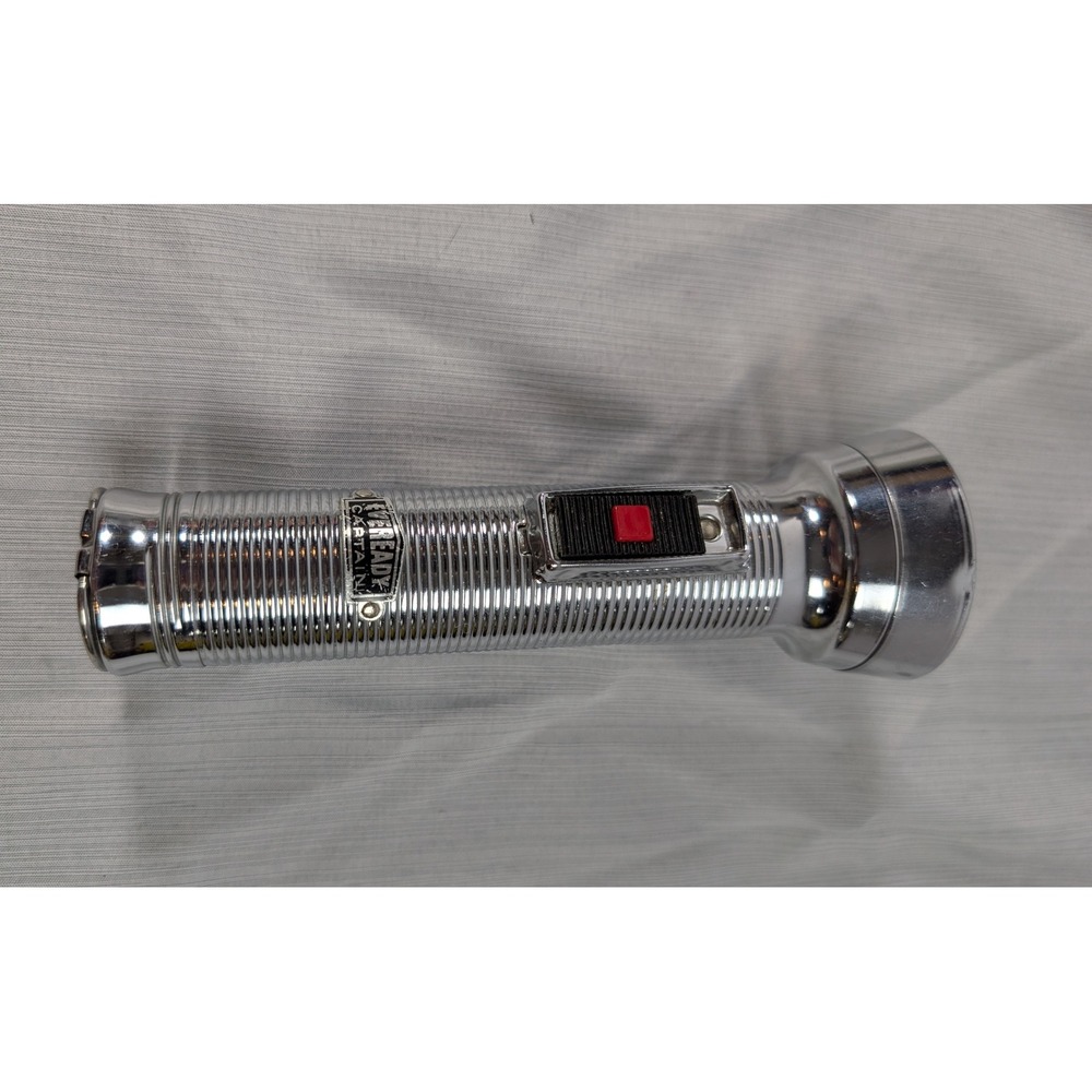 Eveready Captain Flashlight Vintage Chrome Ribbed Metal Silver 7.5 Inch